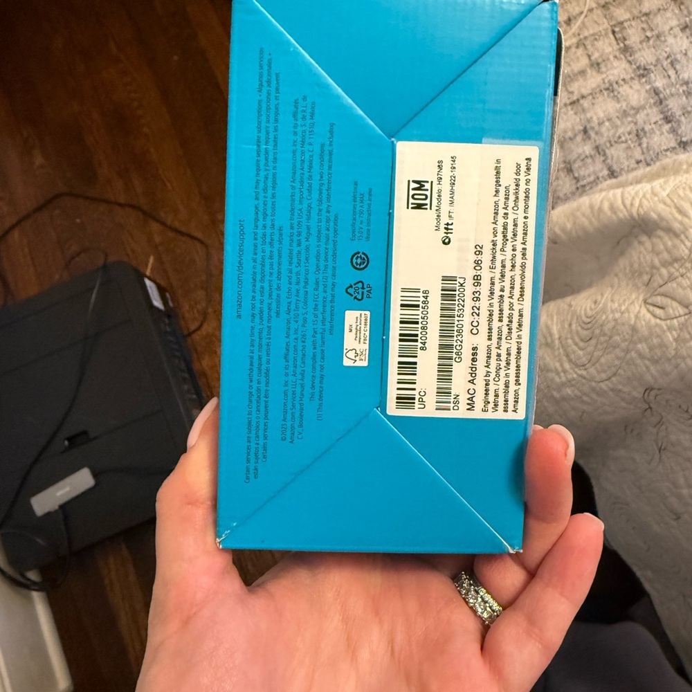 Amazon Echo Show 5 Smart Display - Black - Picture 3 of 4